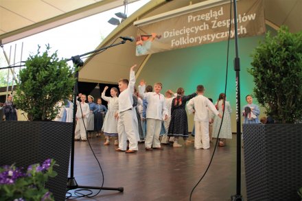 Fragment pierwszego dnia 32. Przeglądu Dziecięcych Zespołów Folklorystycznych